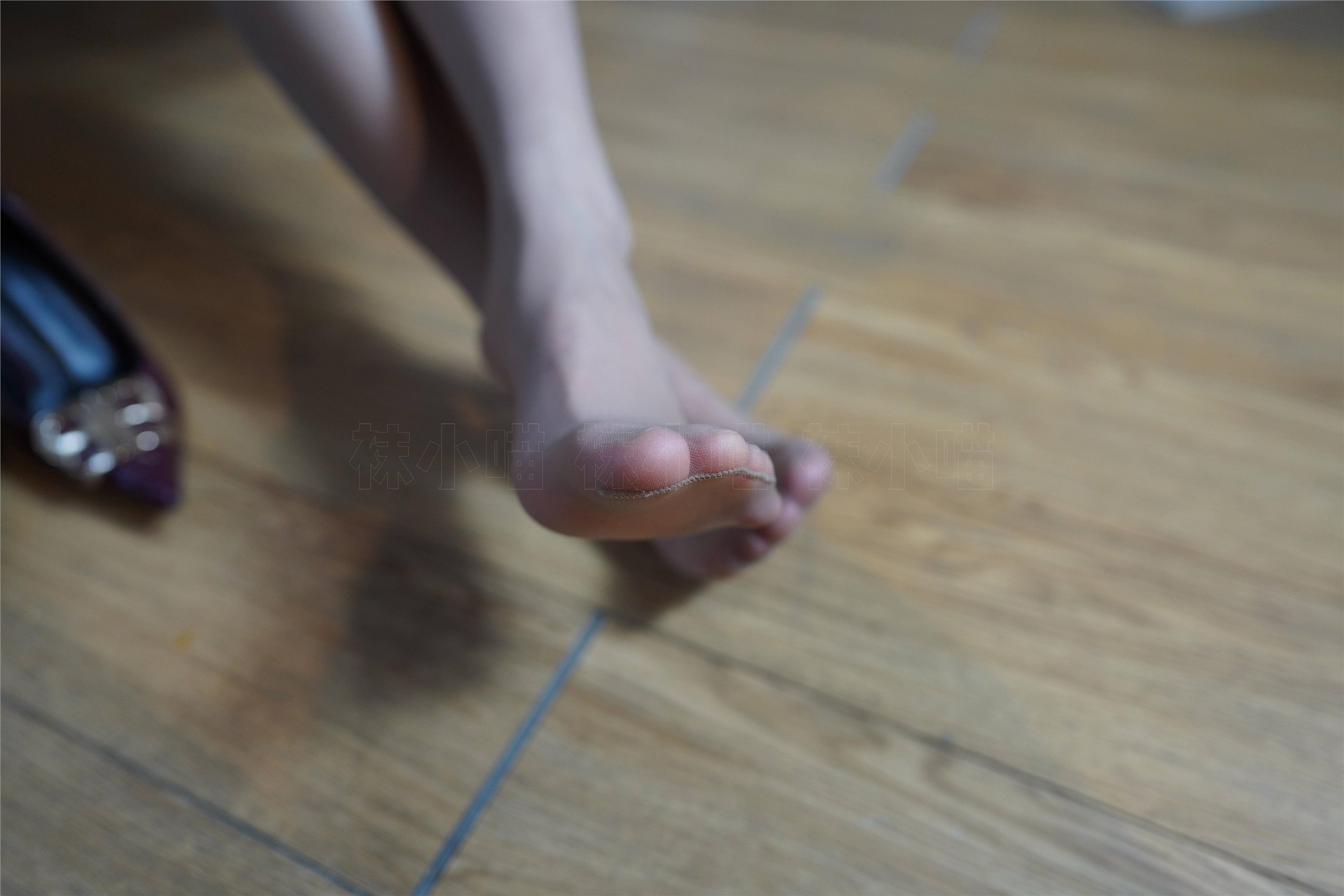 壹吻映画  2021.01.13 YW003 《静静-酒红皮裙》